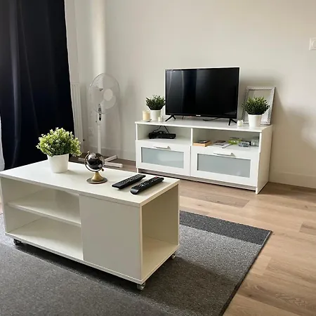 Royale Elegance, Proche Paris La Defense Безон
