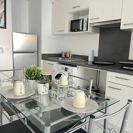 Royale Elegance, Proche Paris La Defense Безон